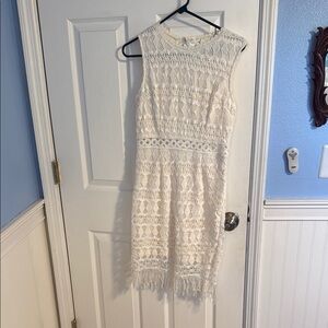 Elegant Lace Sleeveless Dress - White